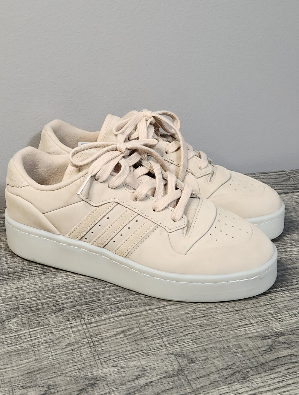 Adidas Women’s Beige Platform Lace-Up Sneakers Size 6.5